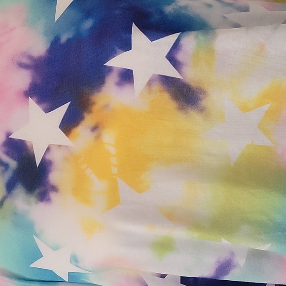 Colorful star top with open shoulders NWOT - Picture 3 of 5
